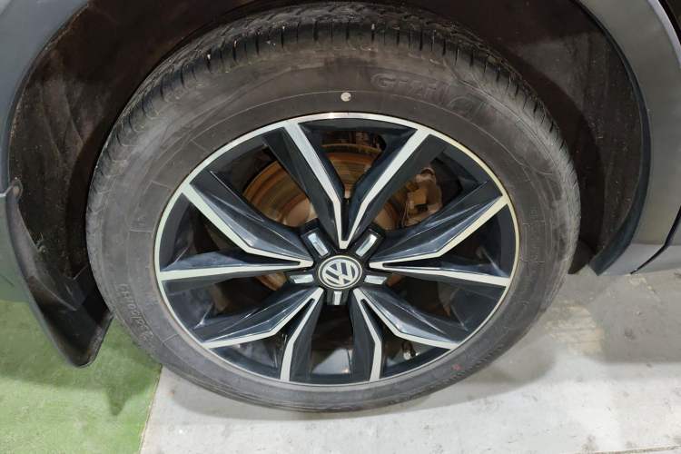 Used Volkswagen Tiguan L 2019 Revised 330TSI Automatic Two-Wheel Drive Smart & Luxury Edition China VI Standard