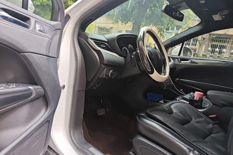 Used Lincoln MKC 2017 2.0T Two-Wheel Drive Deluxe Edition