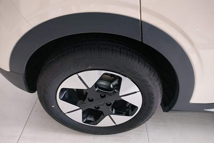 Used Geely Galaxy Geome 2025 310km Dream Edition Right Rear Wheel Hub