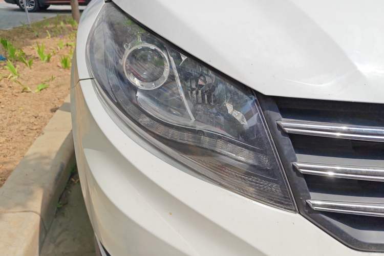 Used Dongfeng Fengon 580 2017 1.8L Manual Comfort Model Right Front Headlight