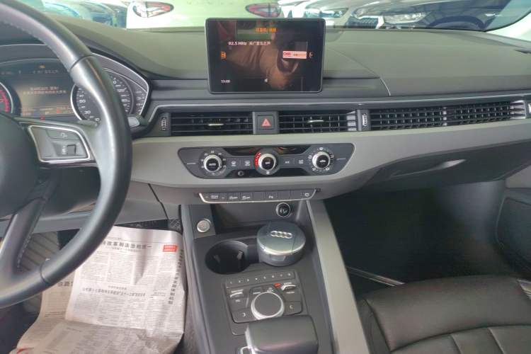 Used Audi A4L 2018 30th Anniversary Edition 40 TFSI Trendy Model