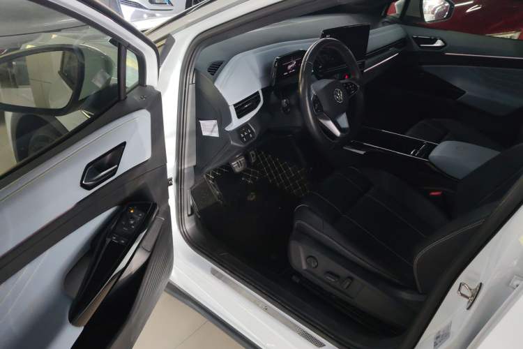 Used Volkswagen ID.4 X 2023 Pure Smart Edition Driver Seat
