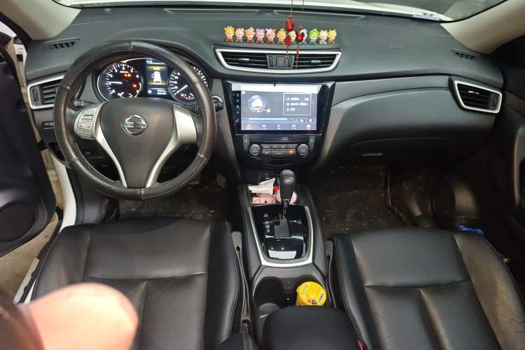 Used Nissan X-Trail 2015 2.0L CVT Comfort MAX Edition 2WD Center Console