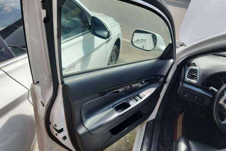 Used Changan Raeton 2014 1.8T Automatic Prestige Anniversary Edition China IV Standard
