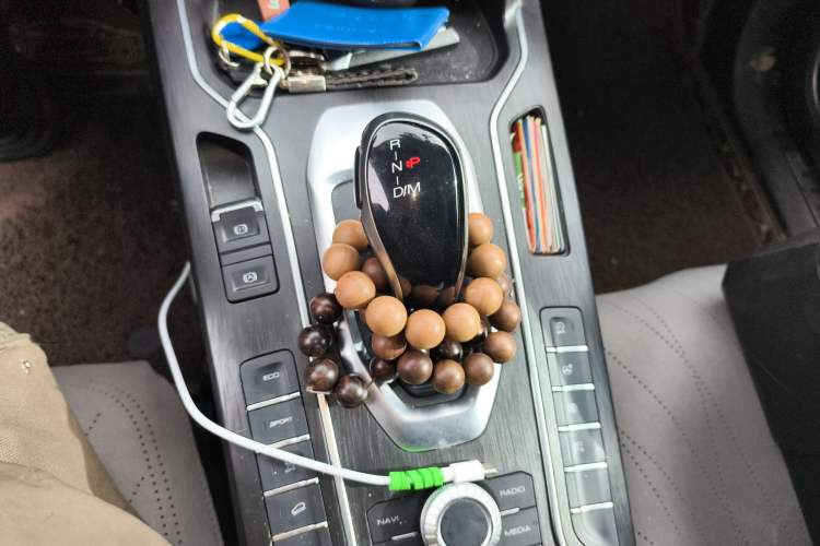 Used Wey VV5 2021 1.5T Two-Wheel Drive Color Pioneer