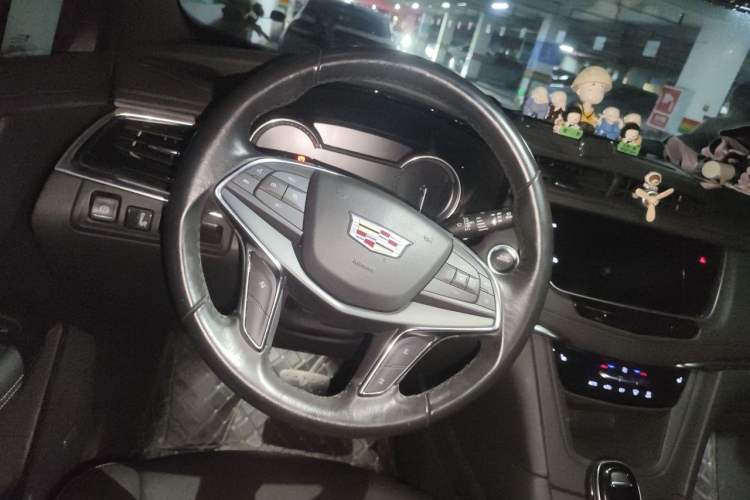 Used Cadillac XT5 2021 28T Luxury Model