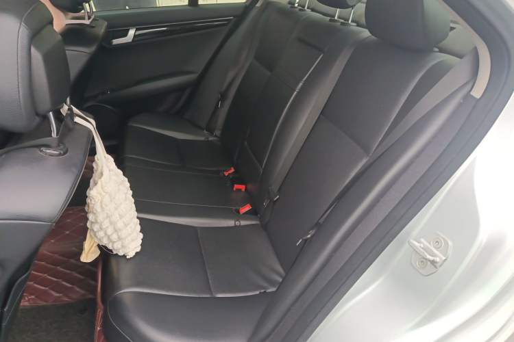 Used Mercedes-Benz C-Class 2011 C 180K Classic model