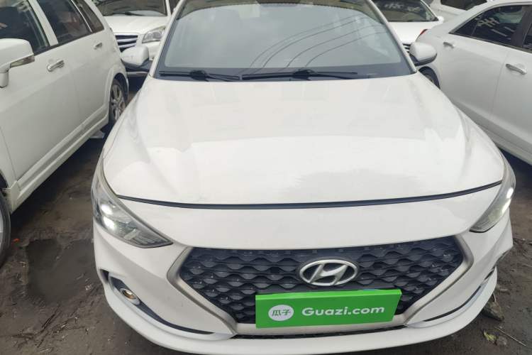 Used Hyundai Celesta 2017 1.6L Automatic Enjoyment Version GLS
