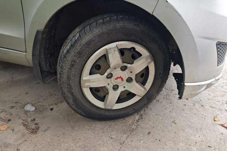 Used Wuling Hongguang 2018 1.5L Classic S Base Model Right Front Wheel Hub