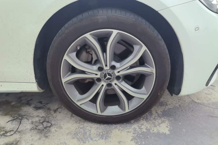 Used Mercedes-Benz E-Class 2021 E 300 L Sporty and Stylish Model