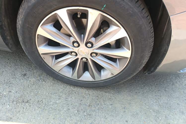 Used Chevrolet Monza 2020 320 Automatic Enjoyment Edition Right Front Wheel Hub