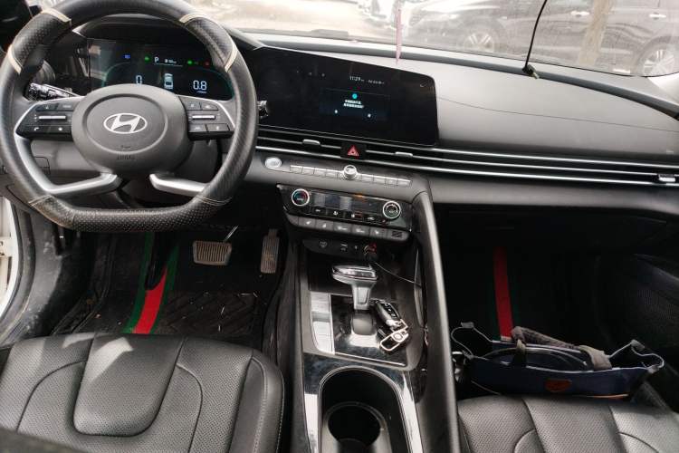 Used Hyundai Elantra 2023 1.5L CVT LUX Prestige Edition Audio And AC Panel