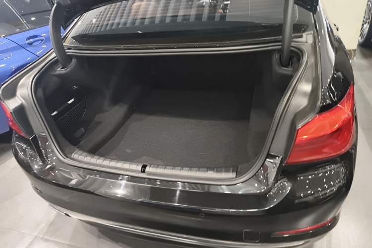 Used BMW 5 Series 2018 530Li xDrive Luxury Package