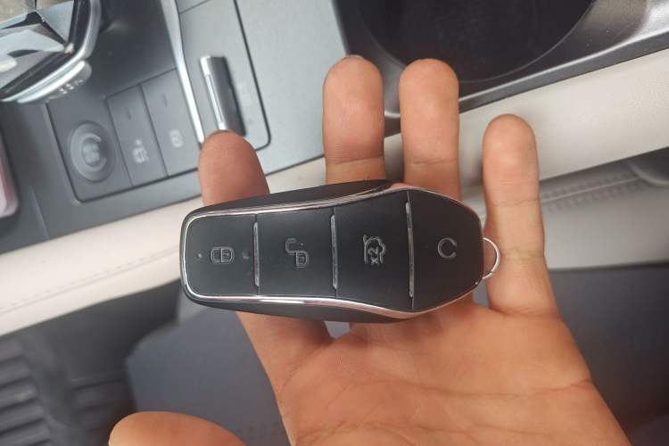 Used BYD Yuan UP 2024 401KM Leading Edition Vehicle Key