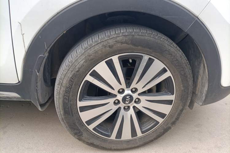 Used Kia Sportage R 2016 2.0L Automatic Two-Wheel Drive DLX Right Front Wheel Hub