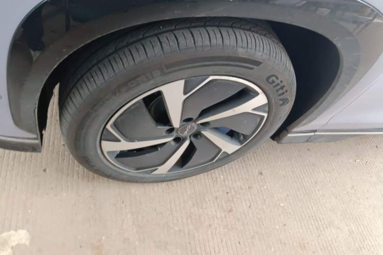 Used BYD Sealion 07 EV 2024 610 Long-Range Version Left Front Wheel Hub