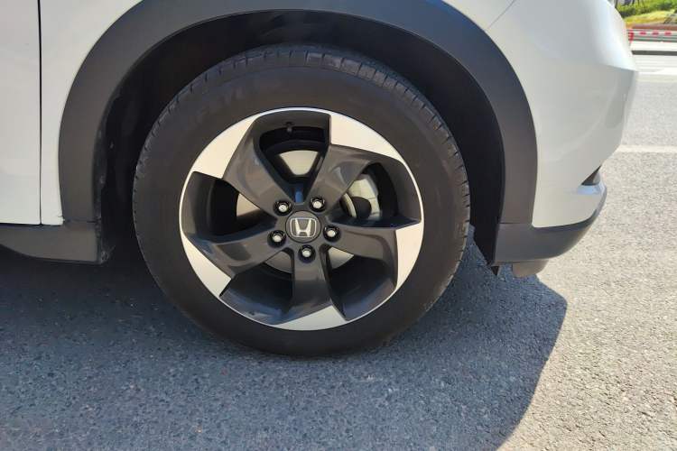 Used Honda Vezel 2017 1.8L CVT Front-Wheel Drive Pioneer Edition