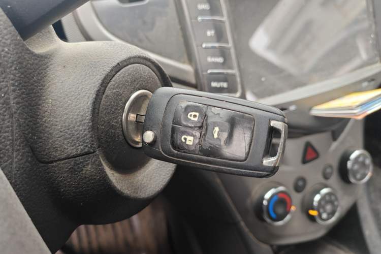 Used Chevrolet Aveo Sonic 2011 Sedan 1.4L Manual Transmission SE
