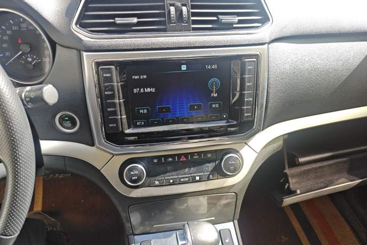 Used Haval H6 Coupe 2015 Blue Label 2.0T Automatic Two-Wheel Drive Elite Model Audio And AC Panel