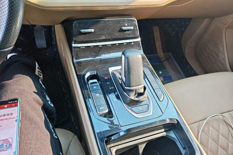 Used Wuling Victory 2023 2.0L DHT Luxury Edition Gear Lever