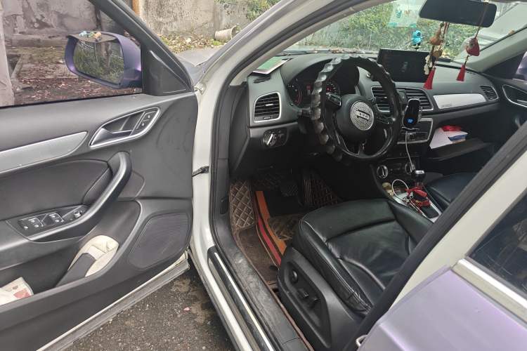 Used Audi Q3 2015 35 TFSI quattro Comfort model Driver Seat