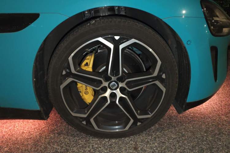 Used Xiaomi Auto SU7 2024 Four-Wheel Drive Ultra-Long Range Advanced Intelligent Driving Max Edition