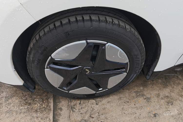 Used Wuling E5 2024 410 km Standard Version