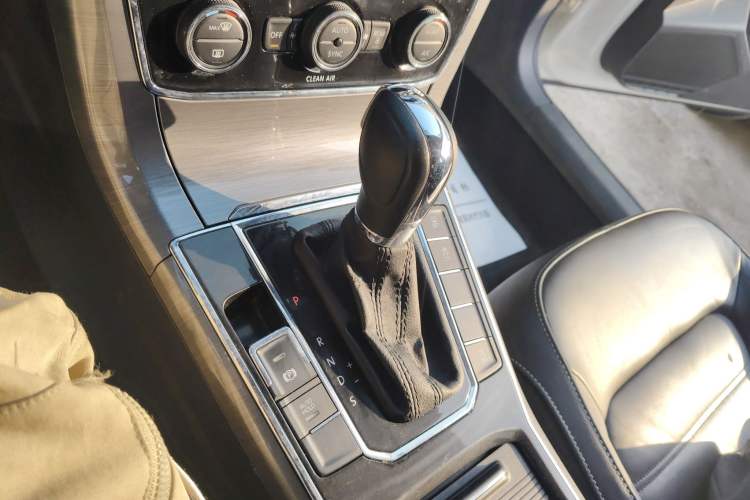 Used Volkswagen Passat 2016 330TSI DSG Luxury Edition