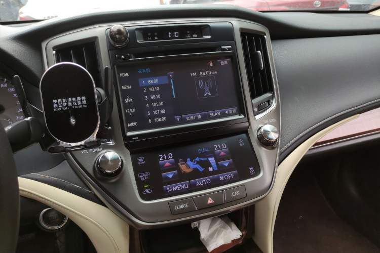 Used Toyota Crown 2015 2.0T Fashion Edition
