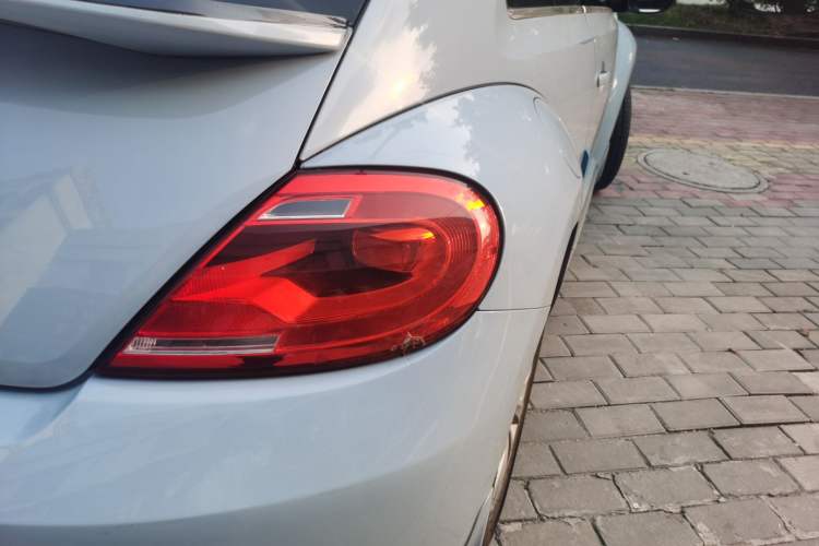 Used Volkswagen Beetle 2015 180TSI model Exterior 3