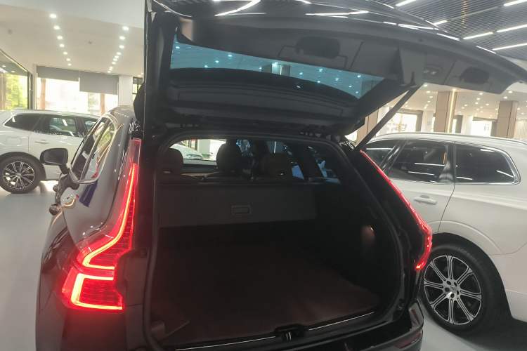 Used Volvo XC60 2024 B5 4x4 Smart Luxury Edition