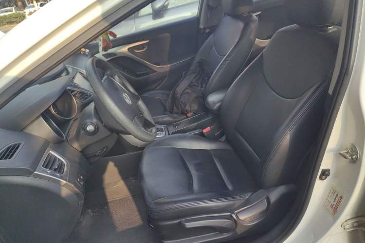 Used Hyundai Elantra (5th Generation / Langdong) 2015 1.6L Automatic Fashion Model