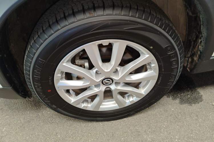 Used Nissan X-Trail 2023 Classic 2.0L Two-Wheel Drive Smart Connect & Comfort Edition Left Front Wheel Hub