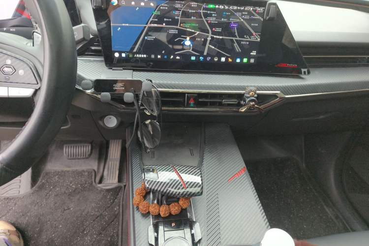 Used CHANGAN OSHAN Z6 2022 Blue Whale 1.5T DCT Smart Navigation Model Audio And AC Panel