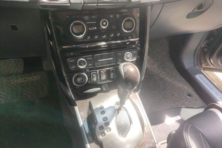 Used Renault Koleos 2014 2.5L 4x4 Comfort Edition
