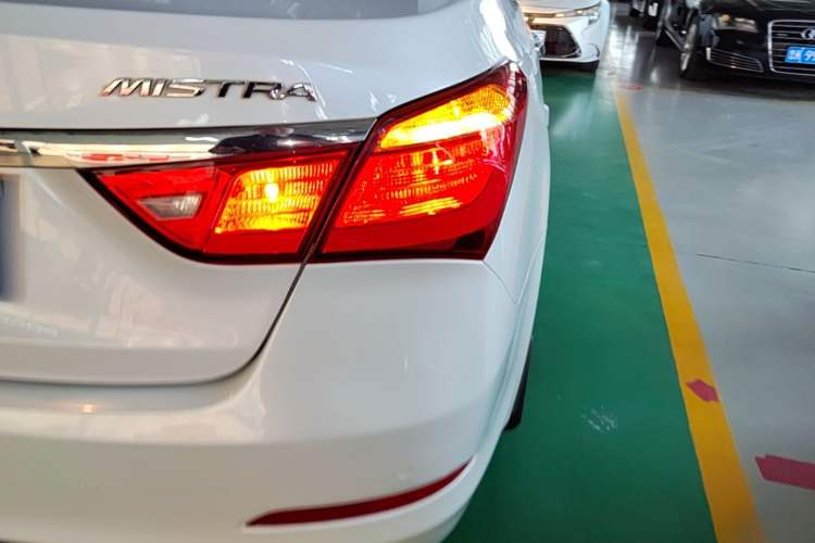 Used Hyundai Mistra 2014 1.8L Automatic Smart GLS
