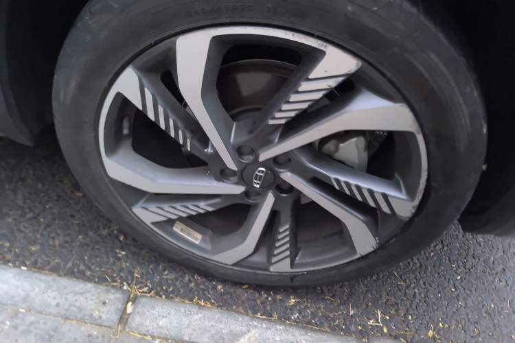 Used Geely Auto Monjaro L 2024 2.0TD High-Power Automatic Two-Wheel Drive Skyline Edition
