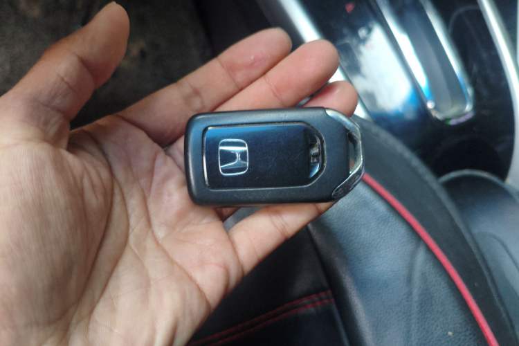 Used Honda Crider 2013 1.8L automatic luxury edition
