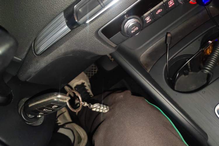 Used Audi A3 2014 Limousine 40 TFSI S line Comfort Model Vehicle Key