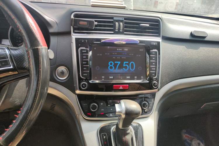 Used Haval H6 2015 Sport Edition 1.5T Automatic Two-Wheel Drive Luxury Model
