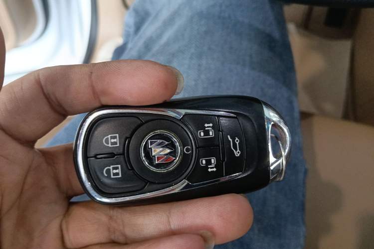 Used Buick GL8 2020 ES Land Cruiser 653T Flagship Model Vehicle Key