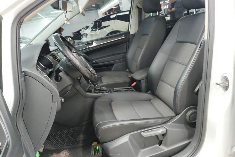 Used Volkswagen Golf Sportsvan 2018 230TSI Automatic Trend Edition
