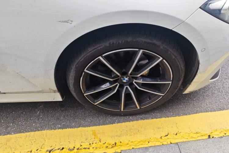 Used BMW 3 Series 2023 325Li M Sport Package Right Front Wheel Hub