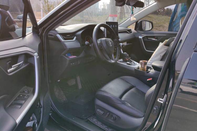 Used Toyota Wildlander 2020 2.0L CVT 4x4 Luxury Edition