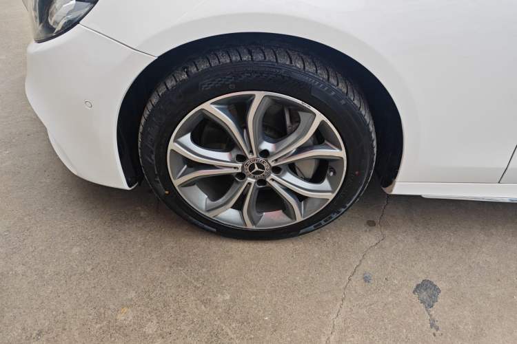 Used Mercedes-Benz E-Class 2020 E 300 L Sporty and Stylish Model Left Front Wheel Hub