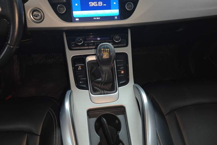 Used Geely Auto Emgrand X7 Sport 2016 2.0L Manual ZhiShang Version