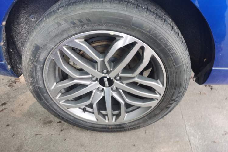 Used Wey VV5 2019 Upgraded Model 2.0T Two-Wheel Drive Ultra-Luxury Version China V Standard Right Rear Wheel Hub