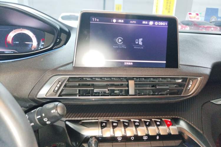 Used Peugeot 5008 2019 380THP 5-Seater Elite Edition Audio And AC Panel