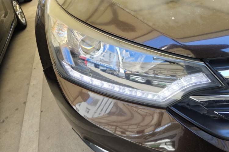 Used Dongfeng Aeolus AX7 2016 2.0L Automatic Zhiyi Trim