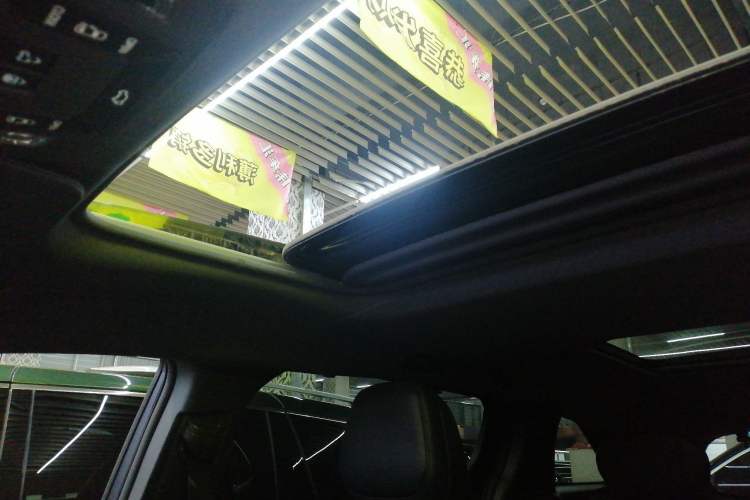 Used Toyota Granvia 2024 2.5L Hybrid Prestige PLUS Four-Wheel Drive Version
